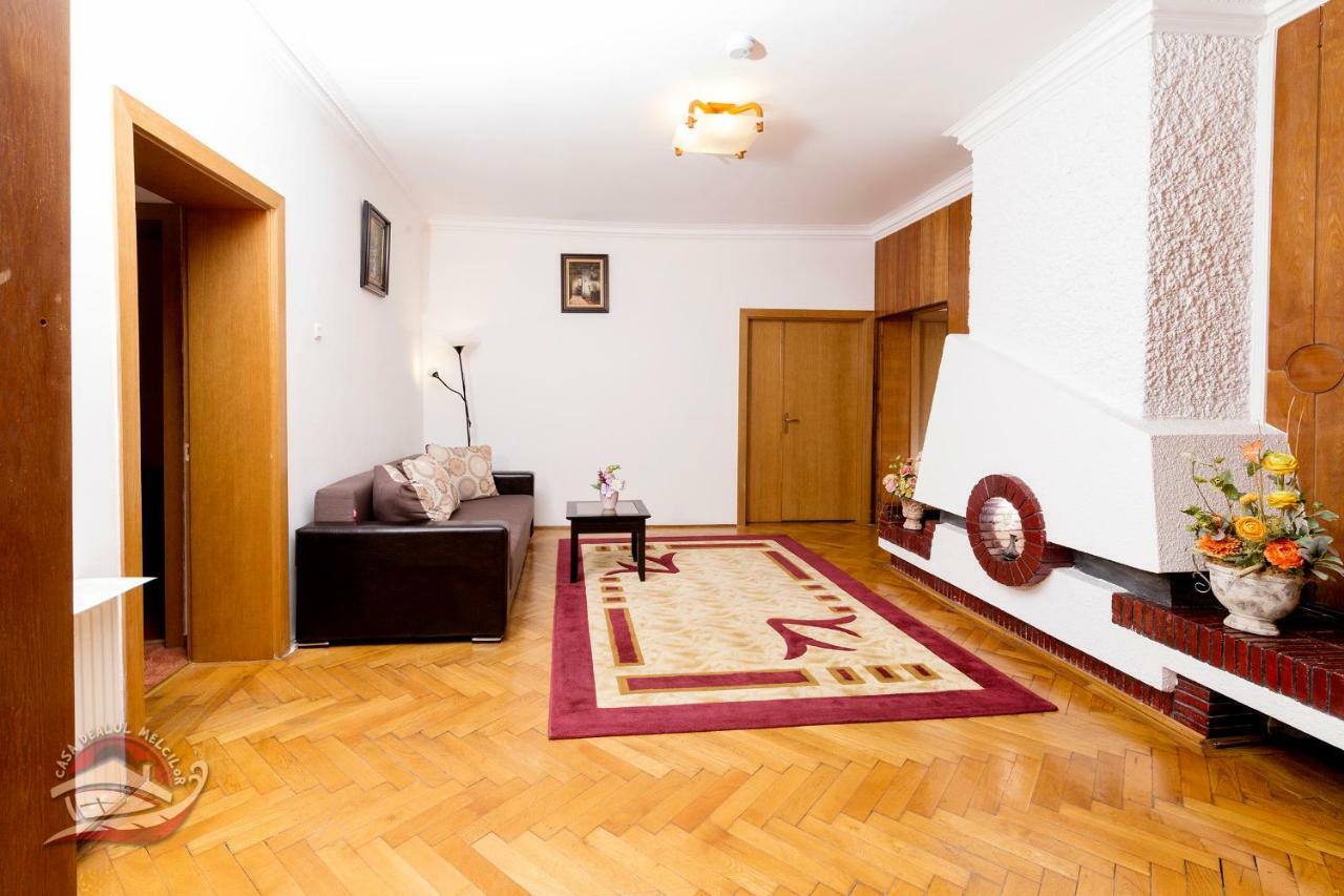 Отель Casa Dealul Melcilor Брашов Экстерьер фото